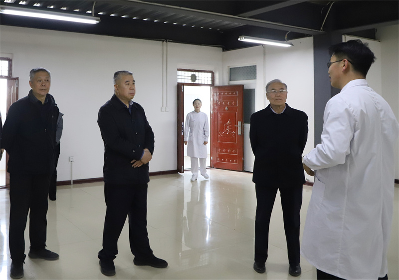 郑州市教育局调研组到我院调研指导工作
