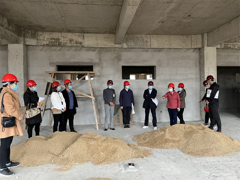 学院领导实地调研新密校区实训楼建设工作