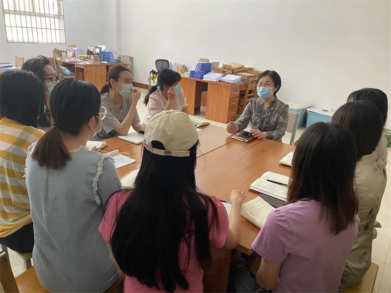 学院副院长张淑爱走进教育系开展专题调研